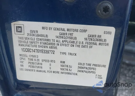 2000 Chevrolet Silverado 1500 Ls z USA, uszkodzony, nr VIN 1GCEC14T6YE339772